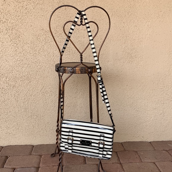 Kate Spade ♠️ Cream and Black Patent shoulder or cross body - Picture 2 of 12